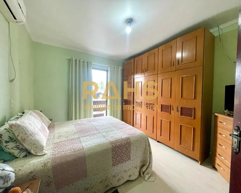 Foto 5 de Casa com 4 quartos à venda, 221m2 em Saguaçu, Joinville - SC