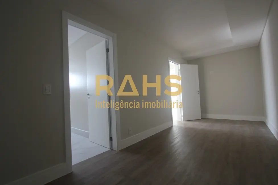 Foto 6 de Cobertura com 4 quartos à venda, 344m2 em Santo Antônio, Joinville - SC