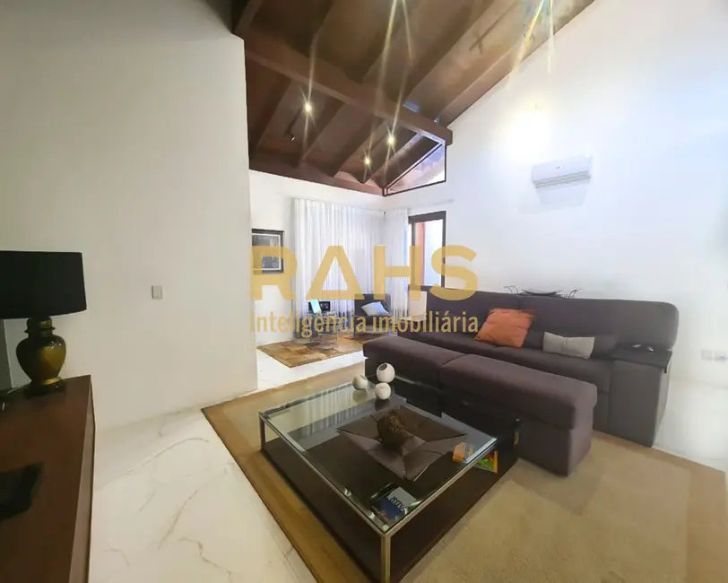 Foto 9 de Casa de Condomínio com 4 quartos à venda, 480m2 em Glória, Joinville - SC