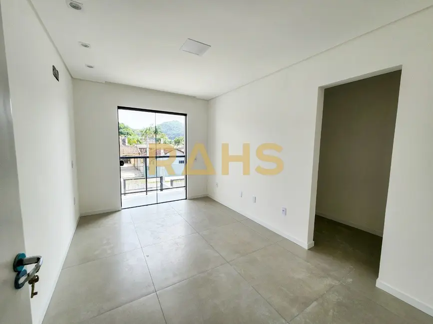 Casa com 3 quartos à venda, 119m2 em Iririú, Joinville - SC - imagem 6 Foto 6 de Casa com 3 quartos à venda, 119m2 em Iririú, Joinville - SC