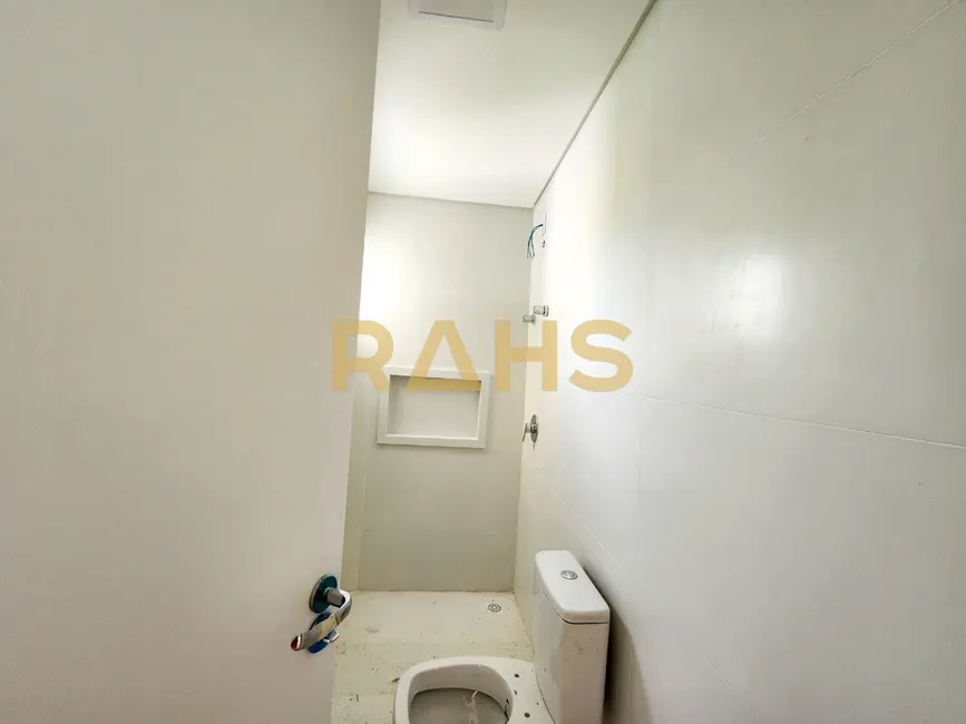 Casa com 3 quartos à venda, 119m2 em Iririú, Joinville - SC - imagem 8 Foto 8 de Casa com 3 quartos à venda, 119m2 em Iririú, Joinville - SC