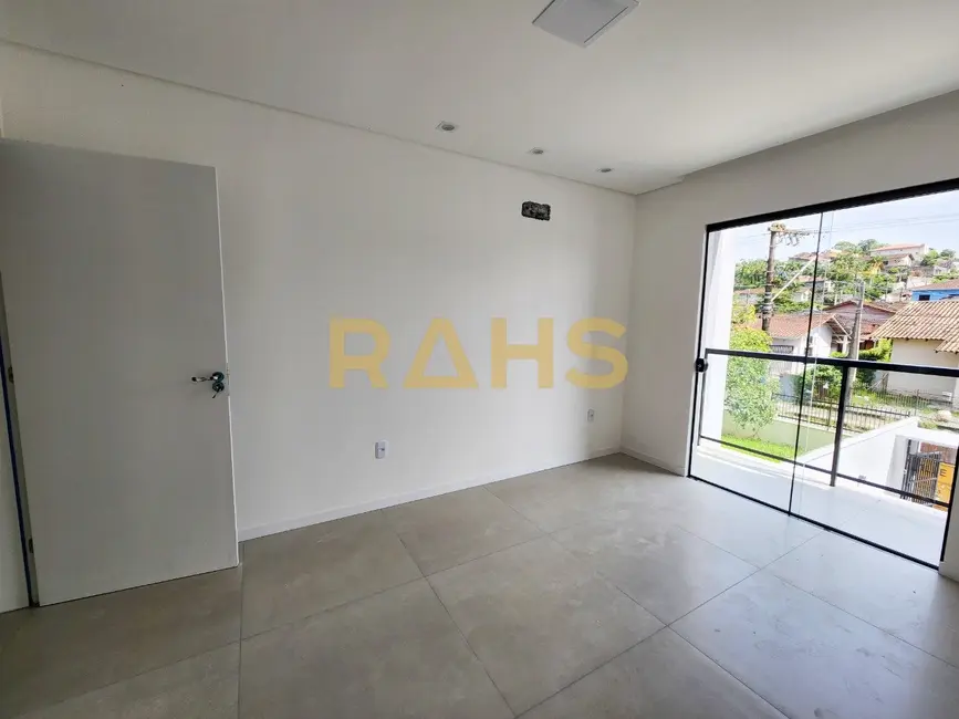 Casa com 3 quartos à venda, 119m2 em Iririú, Joinville - SC - imagem 7 Foto 7 de Casa com 3 quartos à venda, 119m2 em Iririú, Joinville - SC