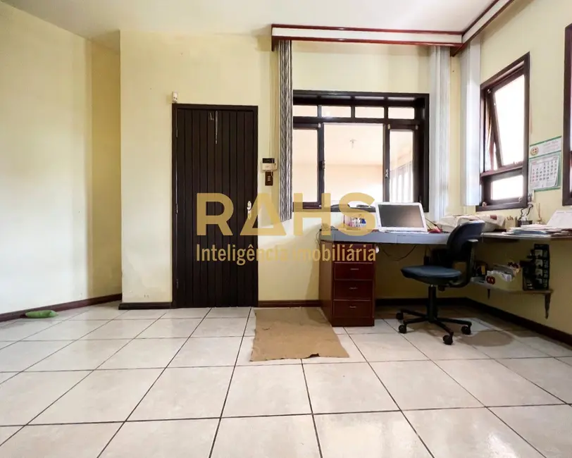 Foto 9 de Casa com 3 quartos à venda, 221m2 em Costa e Silva, Joinville - SC