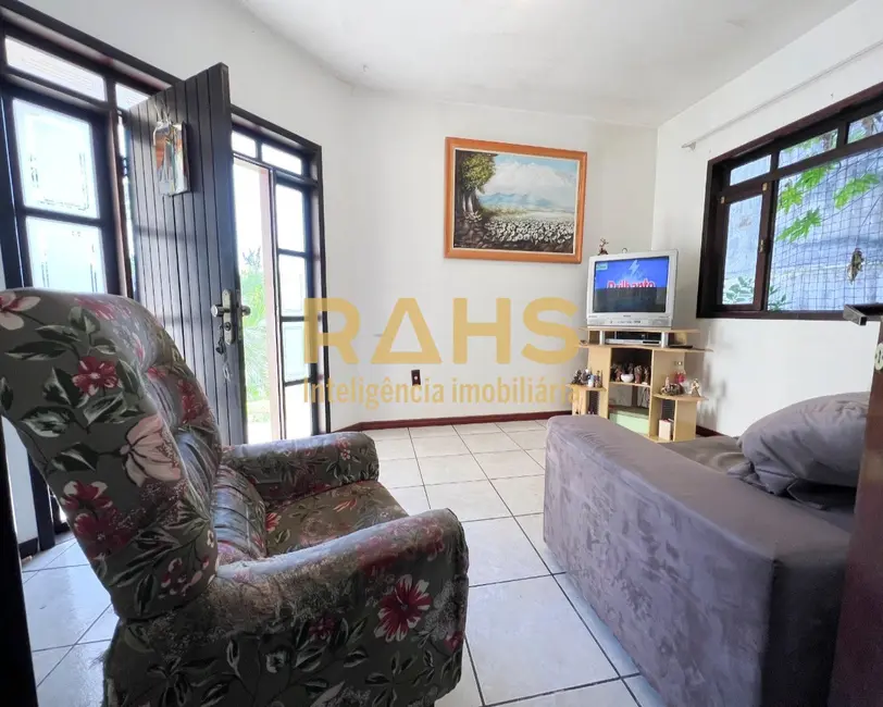 Foto 4 de Casa com 3 quartos à venda, 221m2 em Costa e Silva, Joinville - SC