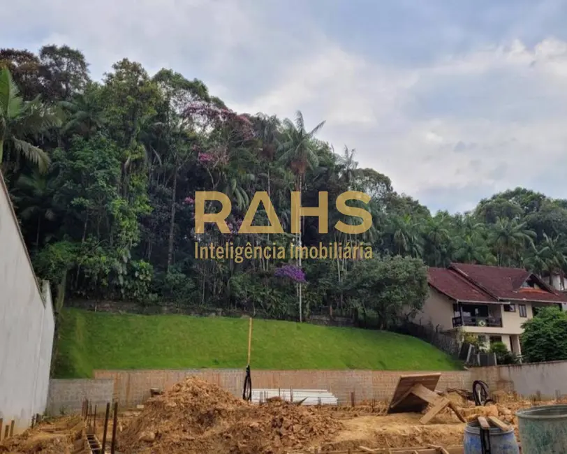 Foto 6 de Casa com 4 quartos à venda, 255m2 em Glória, Joinville - SC