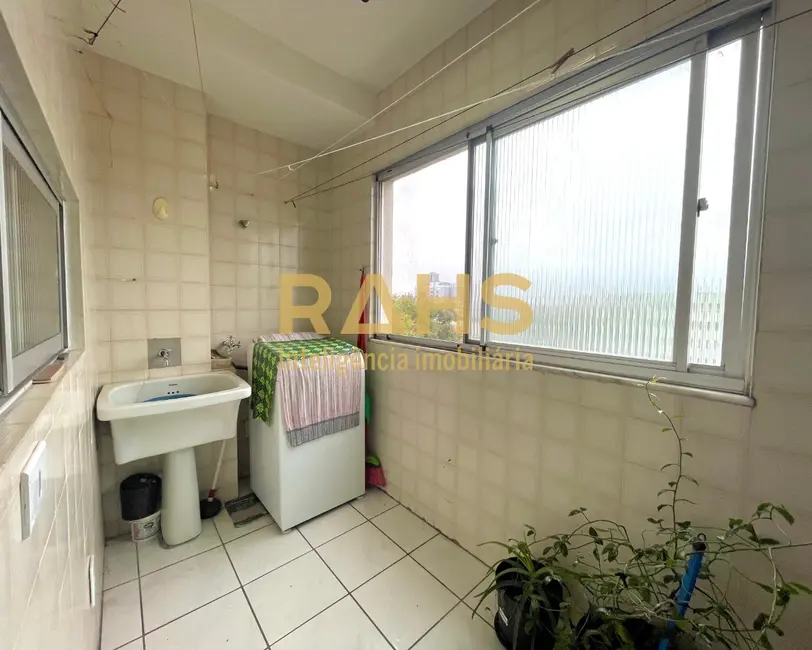 Foto 2 de Apartamento com 2 quartos à venda, 71m2 em Bucarein, Joinville - SC