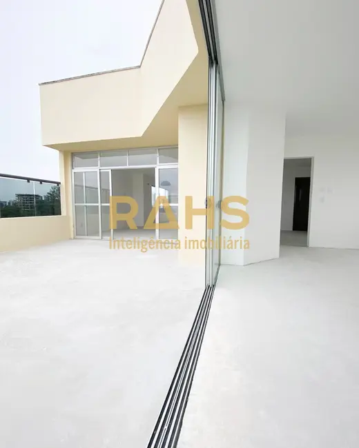 Foto 4 de Cobertura com 4 quartos à venda, 236m2 em Anita Garibaldi, Joinville - SC