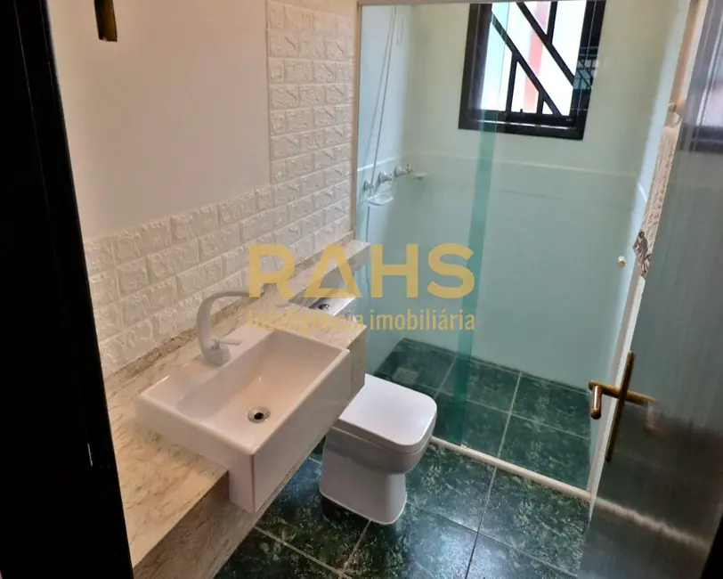 Foto 4 de Casa com 6 quartos à venda, 400m2 em Costa e Silva, Joinville - SC