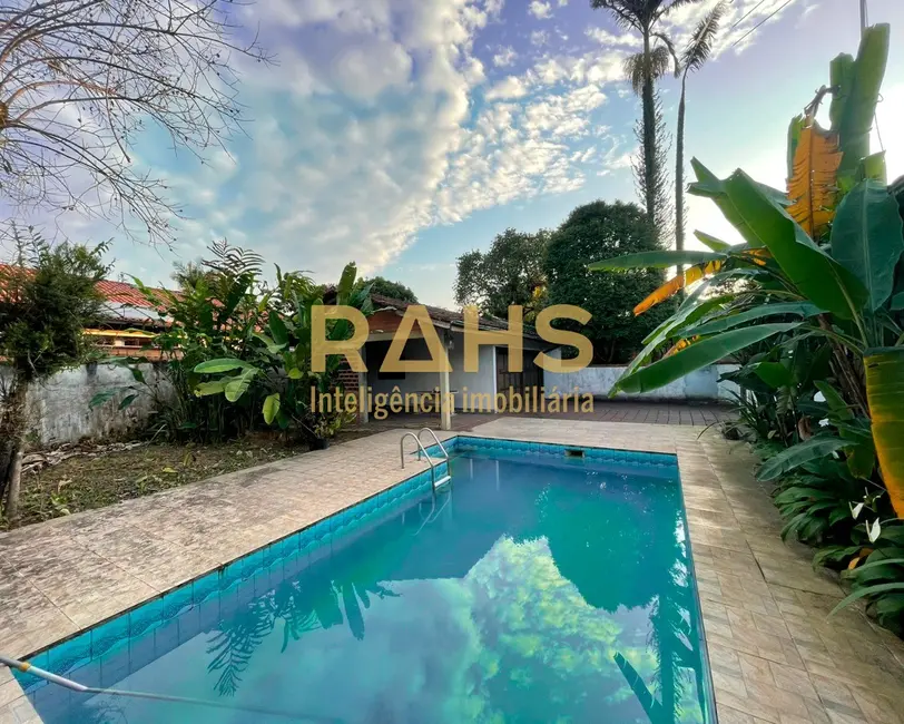 Casa com 3 quartos à venda, 260m2 em América, Joinville - SC - imagem 4 Foto 4 de Casa com 3 quartos à venda, 260m2 em América, Joinville - SC