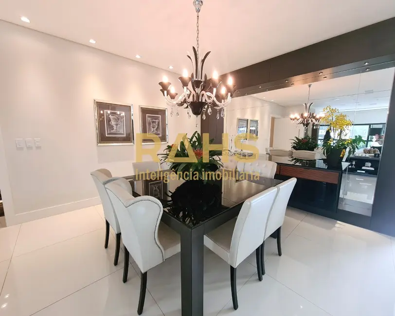 Foto 4 de Apartamento com 3 quartos à venda, 307m2 em Atiradores, Joinville - SC