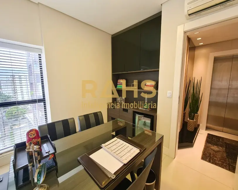 Foto 3 de Apartamento com 3 quartos à venda, 307m2 em Atiradores, Joinville - SC