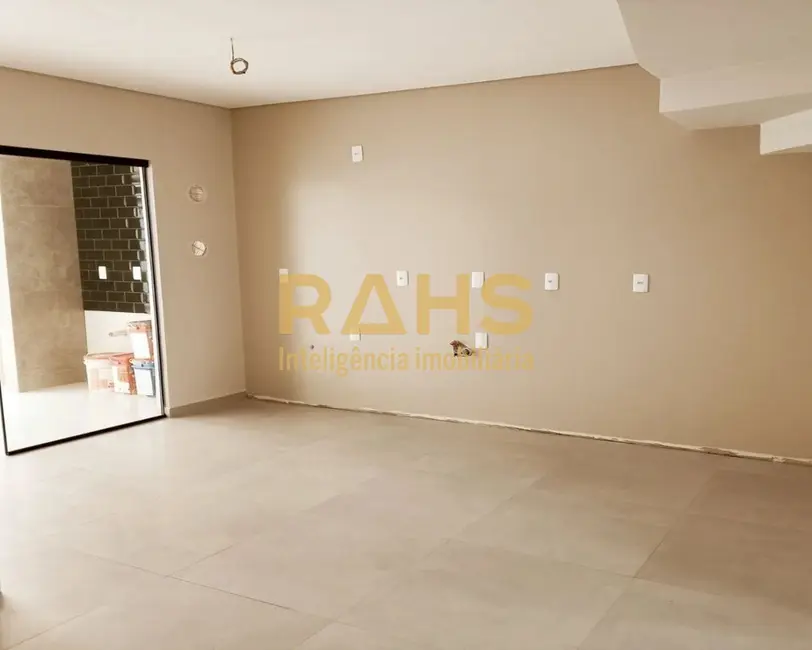 Foto 4 de Casa com 3 quartos à venda, 120m2 em Iririú, Joinville - SC