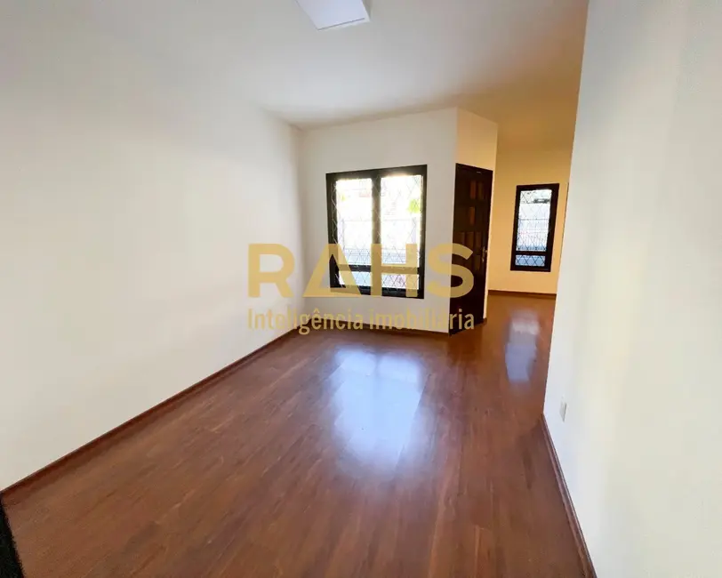 Foto 3 de Casa com 3 quartos à venda, 160m2 em Costa e Silva, Joinville - SC