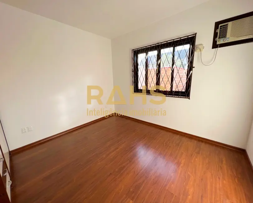 Foto 5 de Casa com 3 quartos à venda, 160m2 em Costa e Silva, Joinville - SC