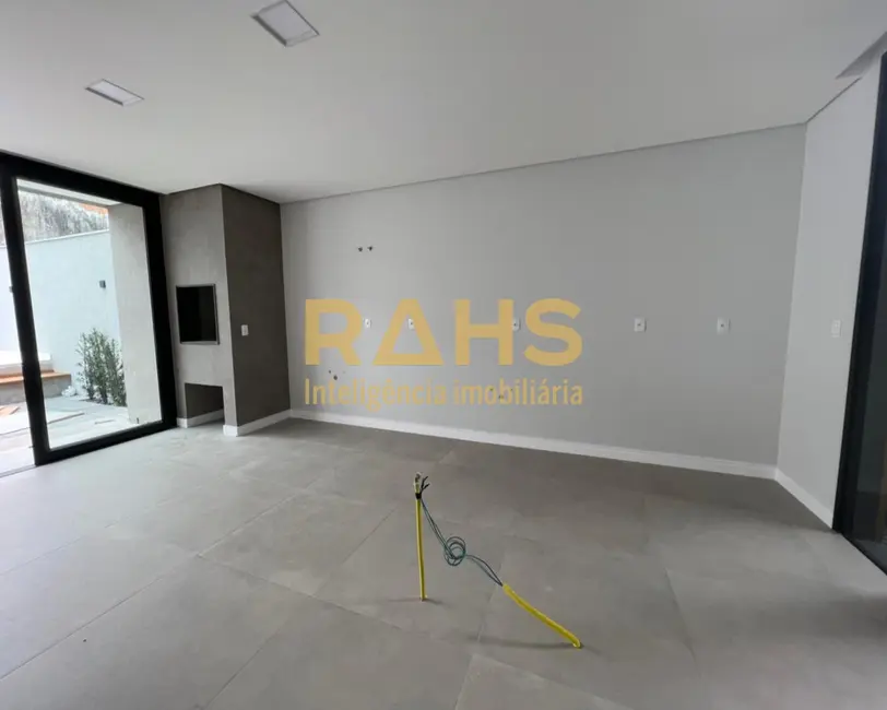 Foto 7 de Casa com 3 quartos à venda, 190m2 em Jardim Sofia, Joinville - SC