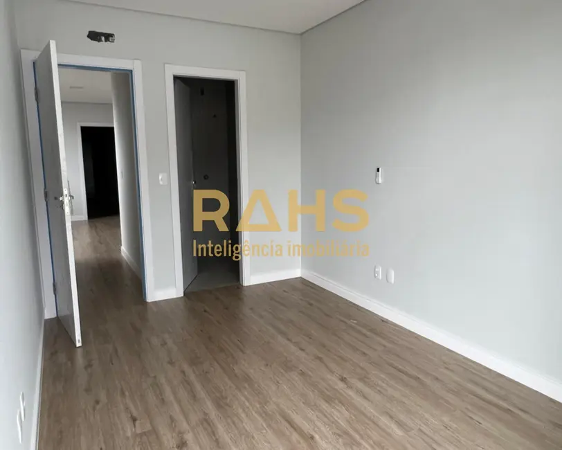 Foto 8 de Casa com 3 quartos à venda, 190m2 em Jardim Sofia, Joinville - SC