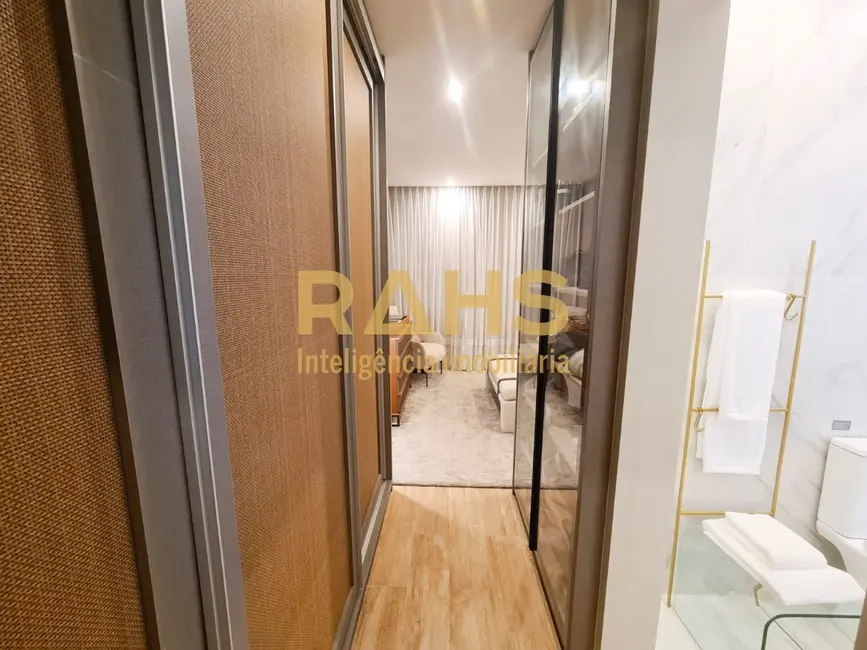 Foto 8 de Apartamento com 3 quartos à venda, 160m2 em América, Joinville - SC