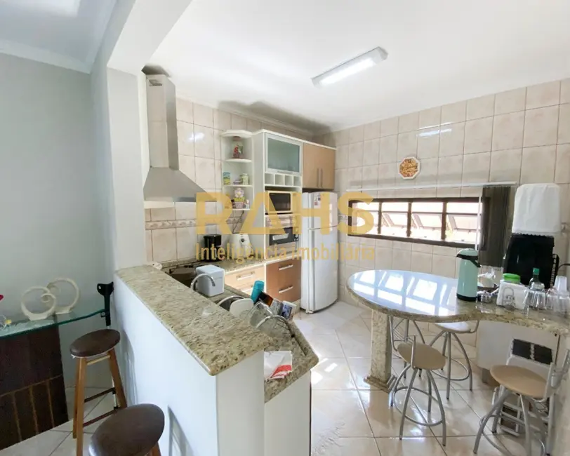 Foto 9 de Casa com 3 quartos à venda, 238m2 em Vila Nova, Joinville - SC