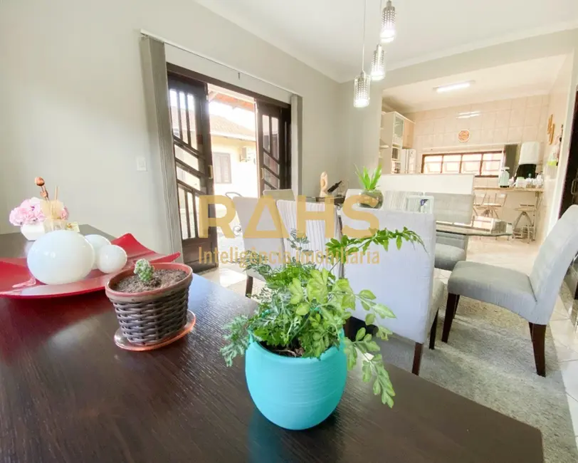 Foto 6 de Casa com 3 quartos à venda, 238m2 em Vila Nova, Joinville - SC