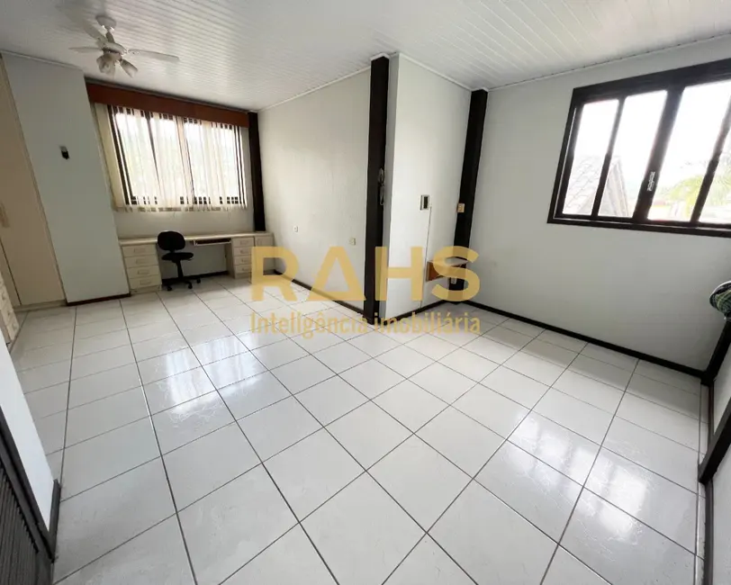 Foto 5 de Casa com 4 quartos à venda, 405m2 em Bom Retiro, Joinville - SC