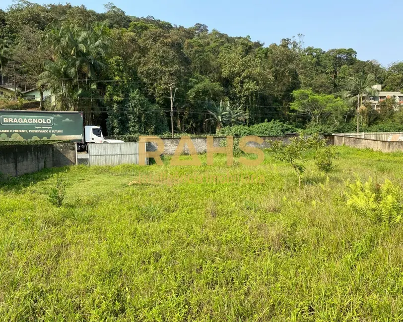Foto 3 de Terreno / Lote à venda em Boa Vista, Joinville - SC