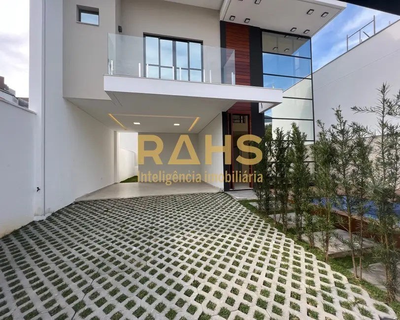 Foto 1 de Casa com 3 quartos à venda, 150m2 em América, Joinville - SC