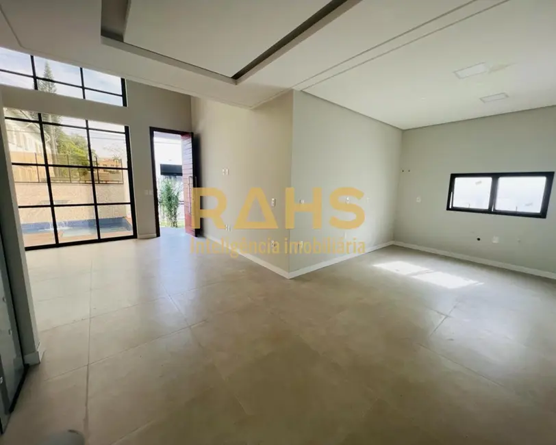 Casa com 3 quartos à venda, 150m2 em América, Joinville - SC - imagem 6 Foto 6 de Casa com 3 quartos à venda, 150m2 em América, Joinville - SC