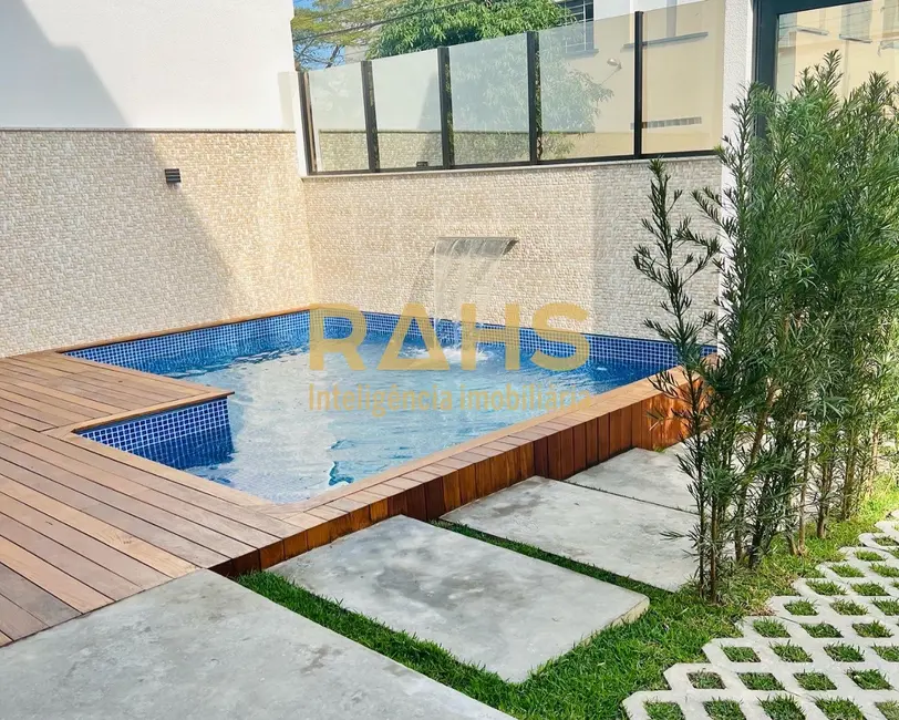 Casa com 3 quartos à venda, 150m2 em América, Joinville - SC - imagem 4 Foto 4 de Casa com 3 quartos à venda, 150m2 em América, Joinville - SC
