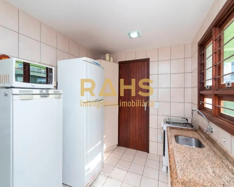 Casa com 4 quartos à venda, 224m2 em Bombinhas - SC - imagem 3 Foto 3 de Casa com 4 quartos à venda, 224m2 em Bombinhas - SC