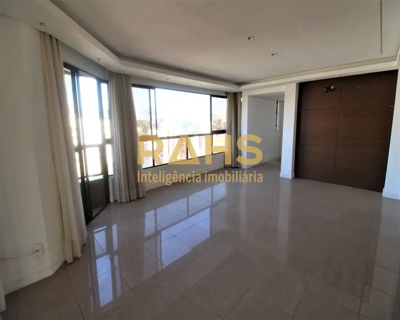 Cobertura com 4 quartos à venda, 374m2 em América, Joinville - SC - imagem 5 Foto 5 de Cobertura com 4 quartos à venda, 374m2 em América, Joinville - SC