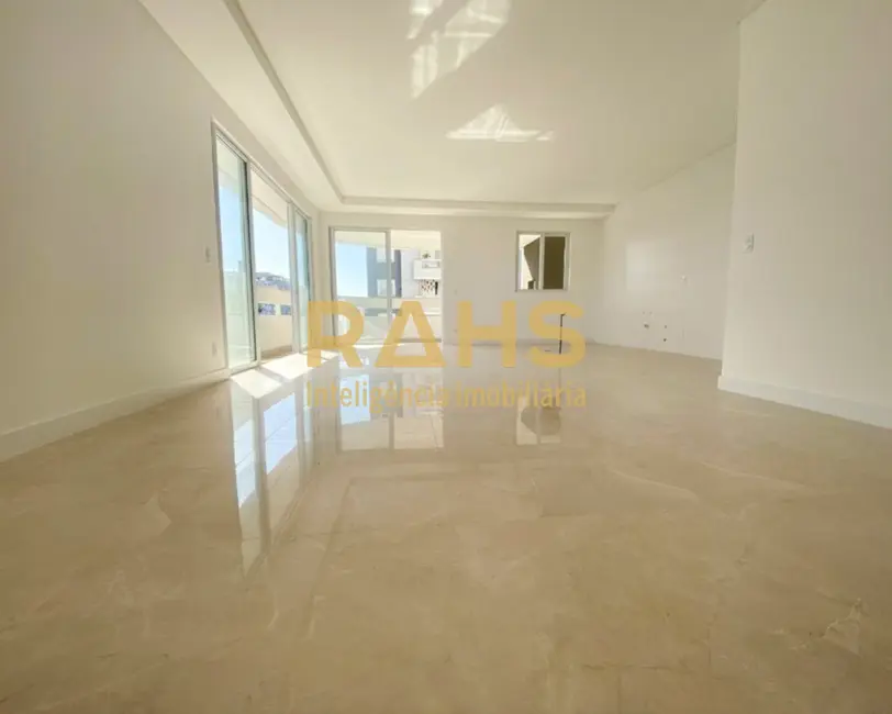 Apartamento com 3 quartos à venda, 209m2 em América, Joinville - SC - imagem 3 Foto 3 de Apartamento com 3 quartos à venda, 209m2 em América, Joinville - SC