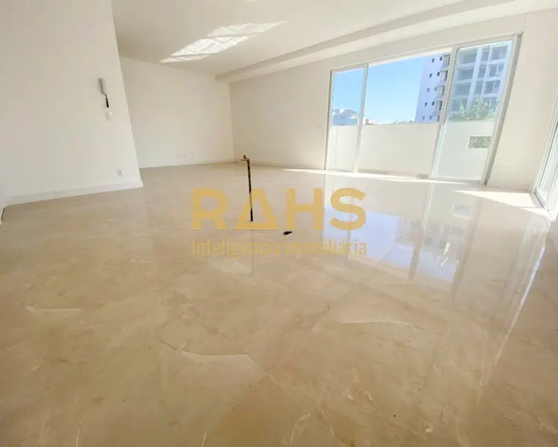 Apartamento com 3 quartos à venda, 209m2 em América, Joinville - SC - imagem 4 Foto 4 de Apartamento com 3 quartos à venda, 209m2 em América, Joinville - SC