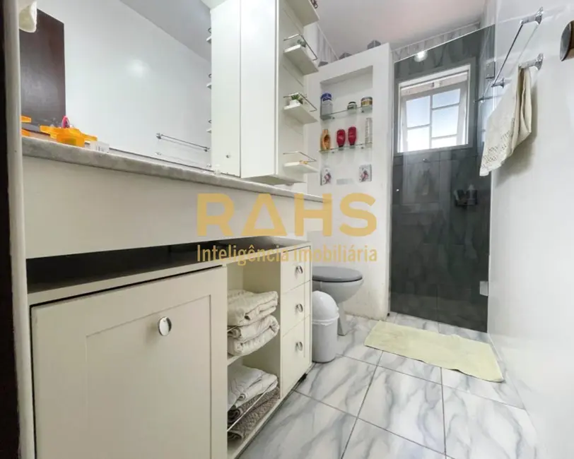 Foto 6 de Casa com 3 quartos à venda, 255m2 em Saguaçu, Joinville - SC