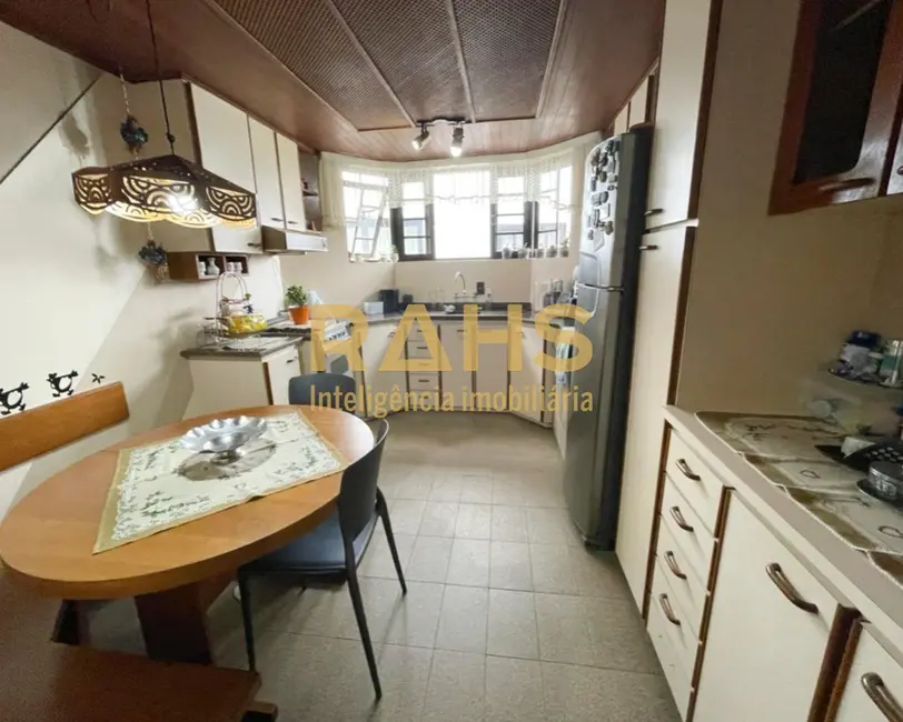 Foto 3 de Casa com 3 quartos à venda, 255m2 em Saguaçu, Joinville - SC