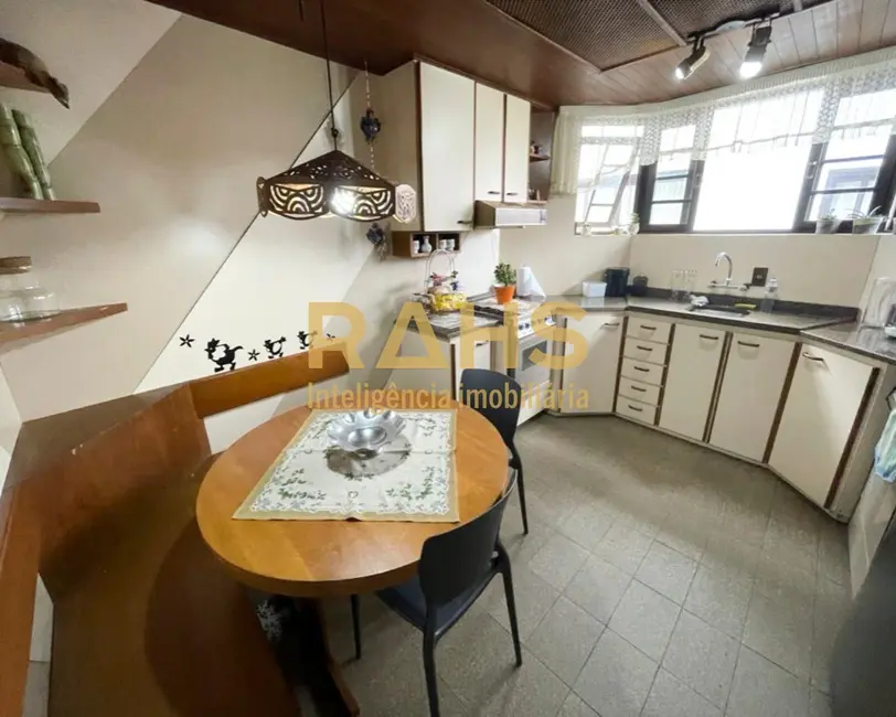 Foto 4 de Casa com 3 quartos à venda, 255m2 em Saguaçu, Joinville - SC