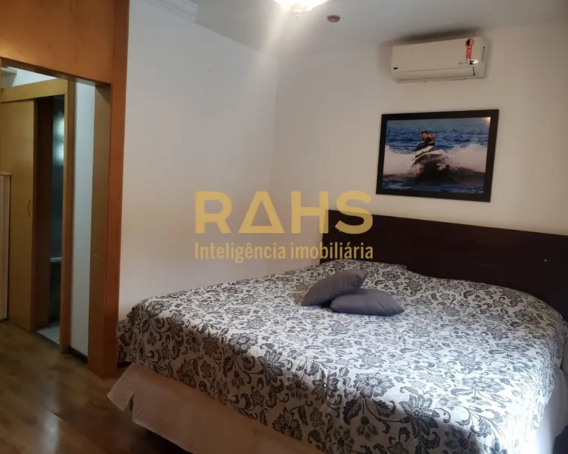 Foto 9 de Casa com 3 quartos à venda, 202m2 em Santo Antônio, Joinville - SC