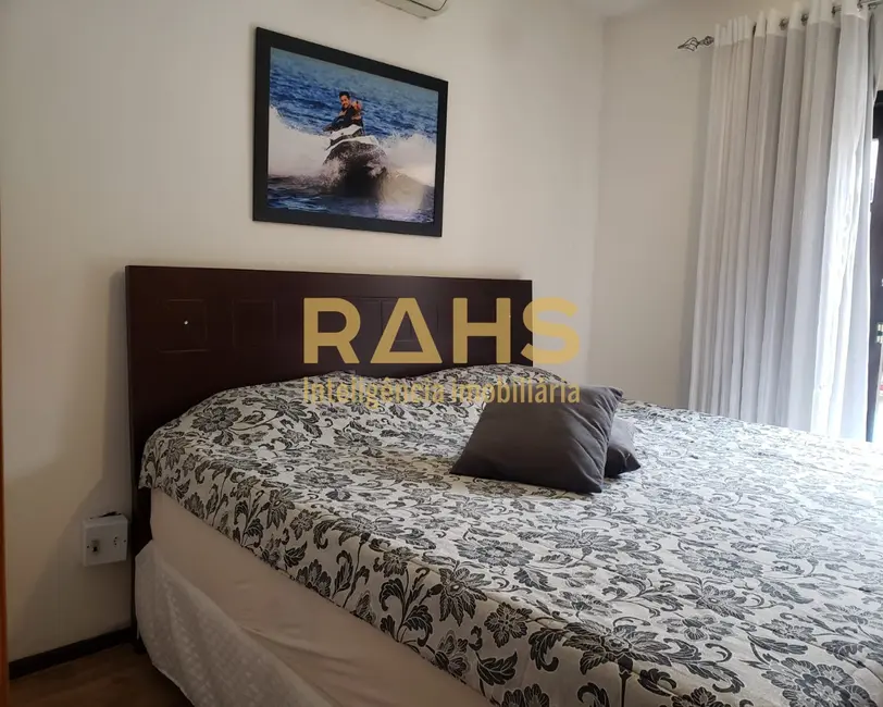 Foto 8 de Casa com 3 quartos à venda, 202m2 em Santo Antônio, Joinville - SC