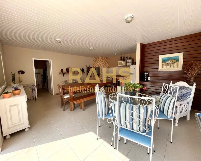 Foto 9 de Casa com 3 quartos à venda, 265m2 em América, Joinville - SC