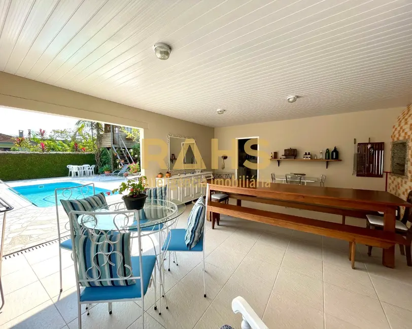 Foto 8 de Casa com 3 quartos à venda, 265m2 em América, Joinville - SC