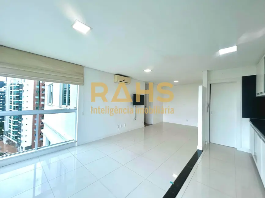 Foto 2 de Apartamento com 3 quartos à venda, 80m2 em Atiradores, Joinville - SC