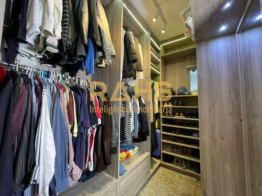 Foto 7 de Casa com 4 quartos à venda, 159m2 em Glória, Joinville - SC