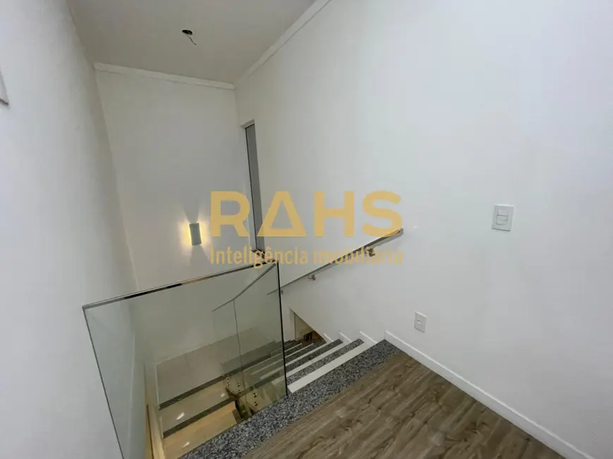 Foto 8 de Casa com 4 quartos à venda, 159m2 em Glória, Joinville - SC