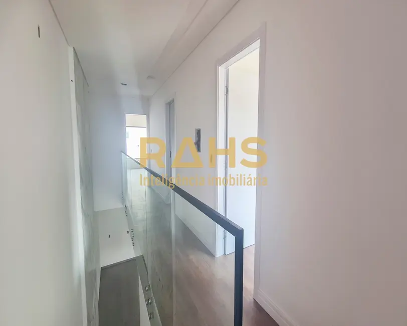 Foto 2 de Casa com 3 quartos à venda, 195m2 em Floresta, Joinville - SC