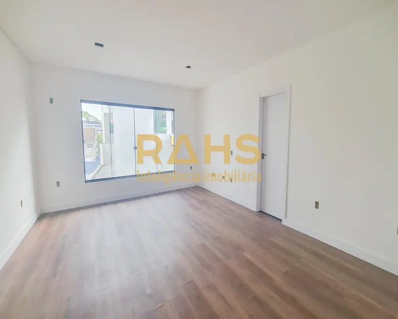 Foto 9 de Casa com 3 quartos à venda, 195m2 em Floresta, Joinville - SC