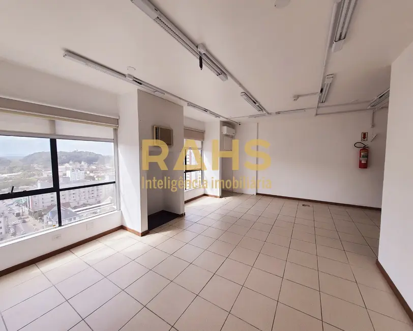 Sala Comercial à venda, 74m2 em Centro, Joinville - SC - imagem 3 Foto 3 de Sala Comercial à venda, 74m2 em Centro, Joinville - SC
