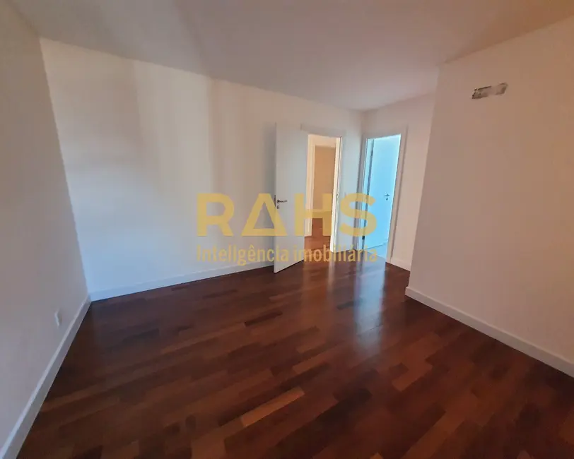 Foto 5 de Cobertura com 4 quartos à venda, 367m2 em Glória, Joinville - SC