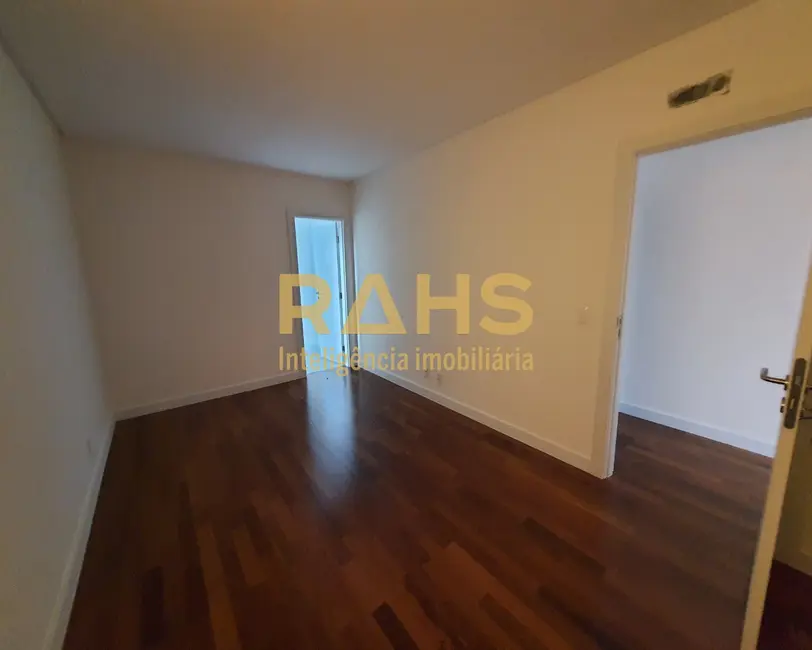 Foto 3 de Cobertura com 4 quartos à venda, 367m2 em Glória, Joinville - SC