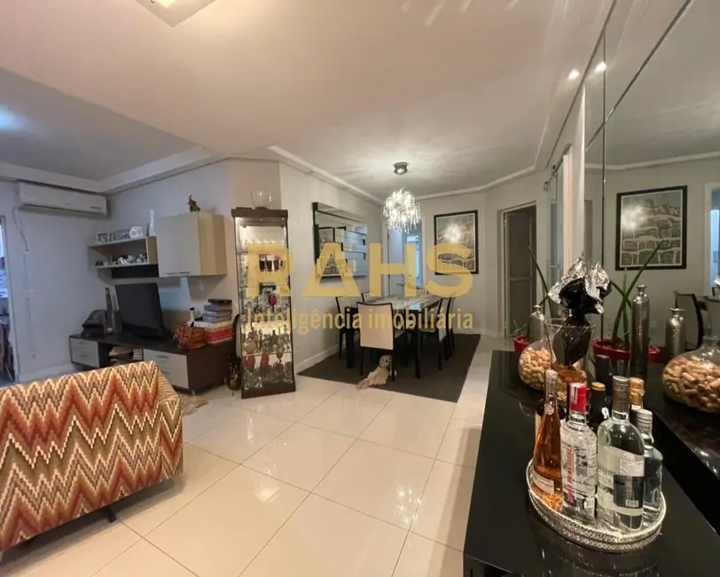 Foto 5 de Apartamento com 4 quartos à venda, 160m2 em Anita Garibaldi, Joinville - SC