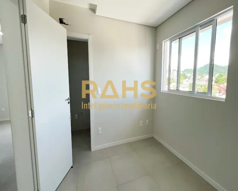 Apartamento com 3 quartos à venda, 99m2 em Saguaçu, Joinville - SC - imagem 9 Foto 9 de Apartamento com 3 quartos à venda, 99m2 em Saguaçu, Joinville - SC