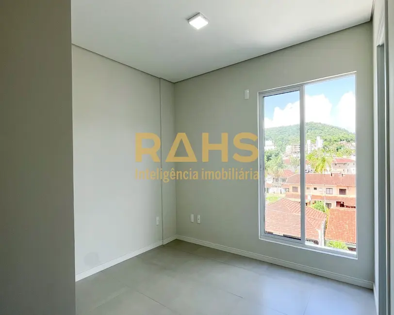 Apartamento com 3 quartos à venda, 99m2 em Saguaçu, Joinville - SC - imagem 8 Foto 8 de Apartamento com 3 quartos à venda, 99m2 em Saguaçu, Joinville - SC